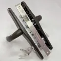 Замок на калитку из профнастила Kale 153U с ручкой RAL 8019 [Серо-коричневый] (комплект)