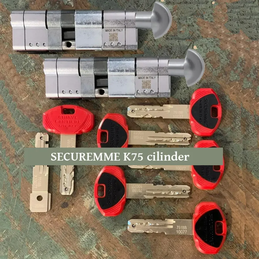 Комплект 2 цилиндра под один ключ Securemme K75 EVO ключ-тумблер (мат.хром) Комплект 2 цилиндра под один ключ Securemme K75 EVO ключ-тумблер (мат.хром)